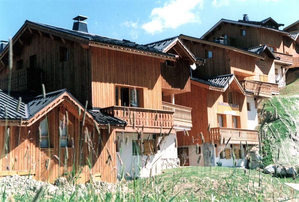 Madame Vacances Les Chalets Du Praz Ла-Плань Экстерьер фото