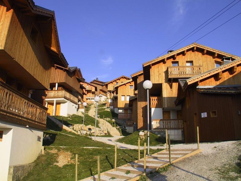 Madame Vacances Les Chalets Du Praz Ла-Плань Экстерьер фото