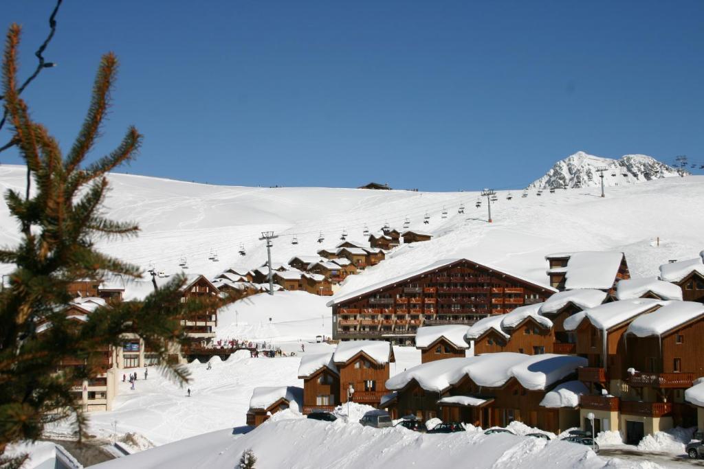 Madame Vacances Les Chalets Du Praz Ла-Плань Экстерьер фото